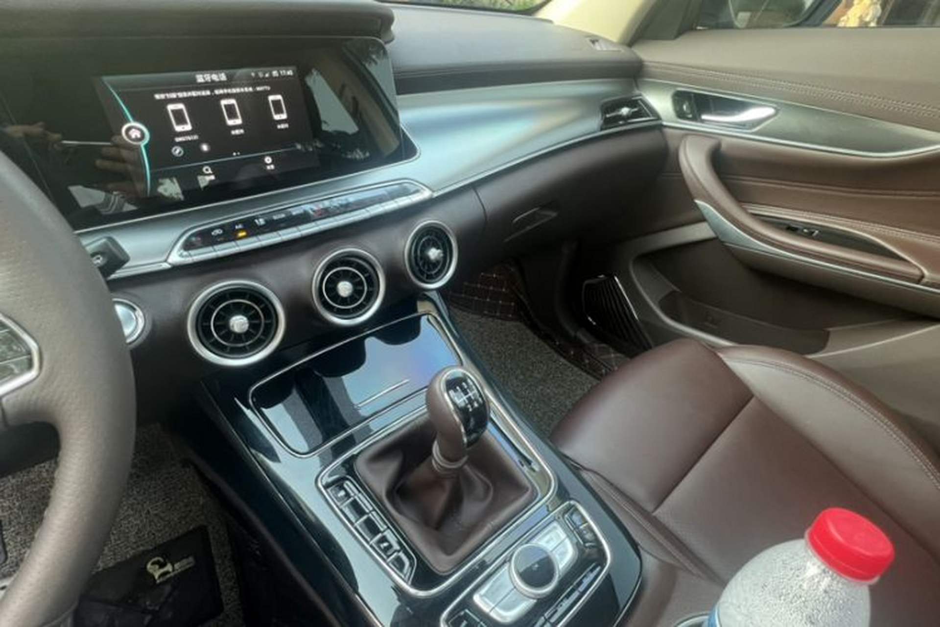 Used Leopaard Mattu 2018 1.6T GDI Manual Elite Model Interior 2