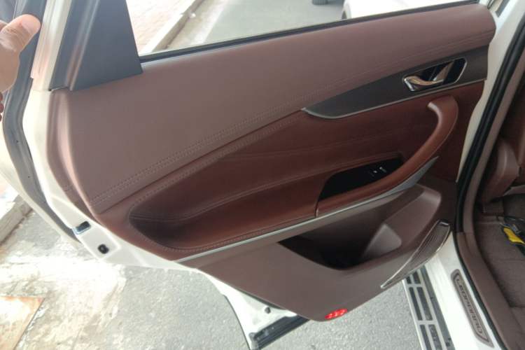 Used Leopaard Mattu 2018 1.6T GDI DCT Elite Model Interior 8