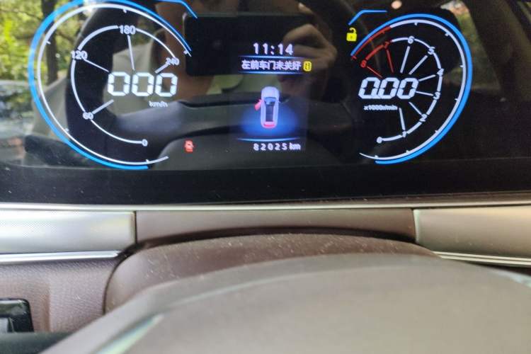 Used Leopaard Mattu 2018 1.6T GDI DCT Elite Model Odometer Close Up