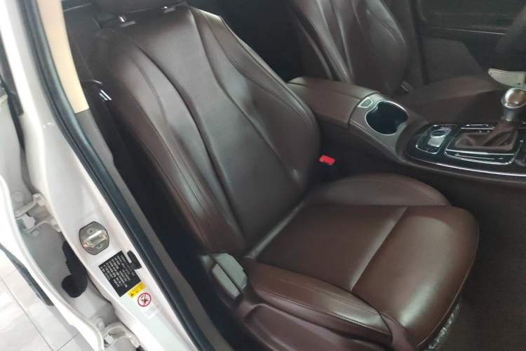 Used Leopaard Mattu 2018 1.6T GDI DCT Elite Model Right Front Seat