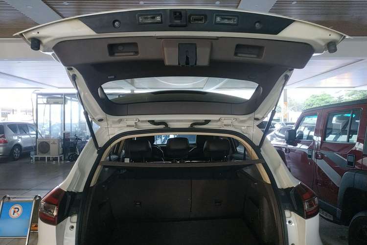 Used Leopaard Mattu 2018 1.6T GDI Manual Elite Model Trunk