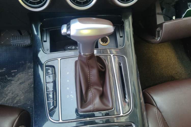 Used Leopaard Mattu 2018 1.6T GDI DCT Elite Model Gear Lever