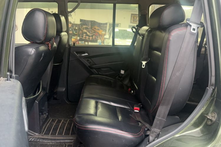 Used Leopaard Q6 2016 2.4L Manual 4x4 All-Terrain Edition Interior 1