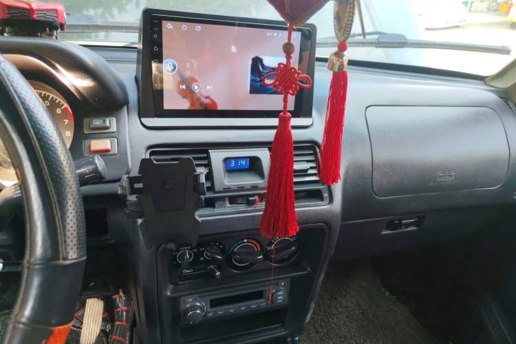 Used Leopaard Q6 2014 2.4L Two-Wheel Drive Version Audio And AC Panel
