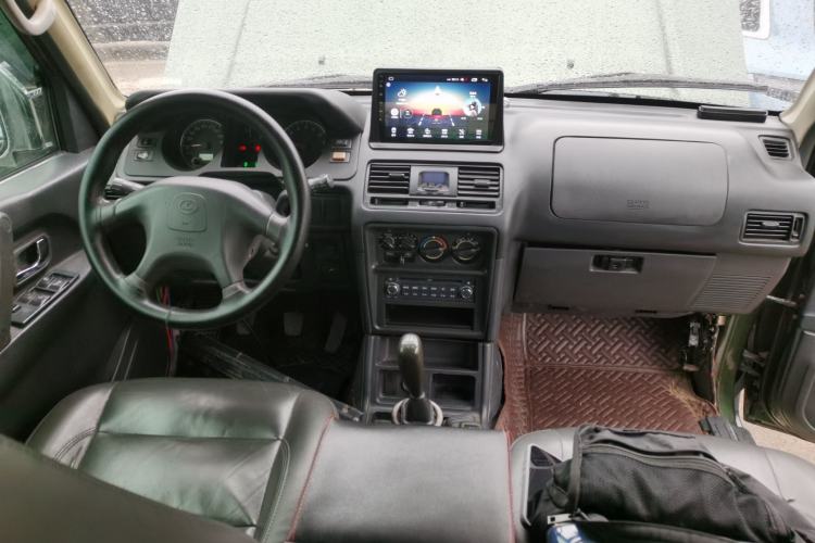Used Leopaard Q6 2014 2.4L Four-Wheel Drive Version Center Console