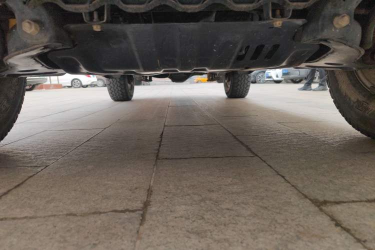 Used Leopaard Q6 2014 2.4L Two-Wheel Drive Version Chassis Front