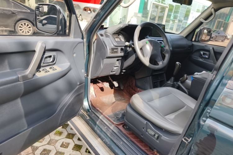 Used Leopaard Q6 2014 2.4L Four-Wheel Drive Version Driver Seat