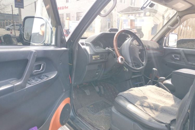 Used Leopaard Q6 2014 2.4L Four-Wheel Drive Version Driver Seat