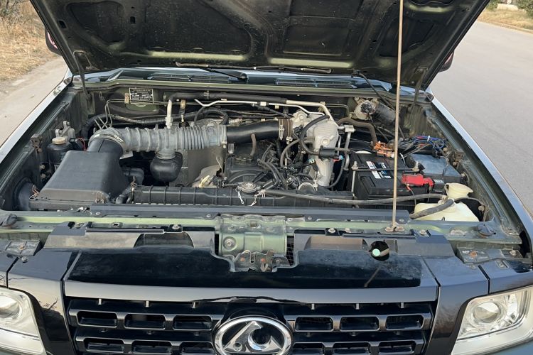 Used Leopaard Q6 2014 2.4L Two-Wheel Drive Version Engine Bay