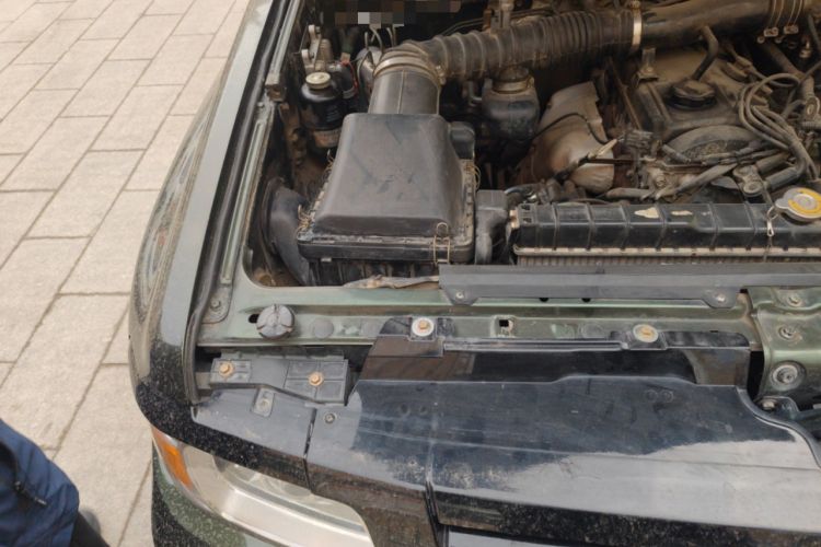Used Leopaard Q6 2014 2.4L Two-Wheel Drive Version Engine Bay Right