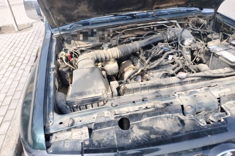 Used Leopaard Q6 2014 2.4L Four-Wheel Drive Version Engine Bay Right