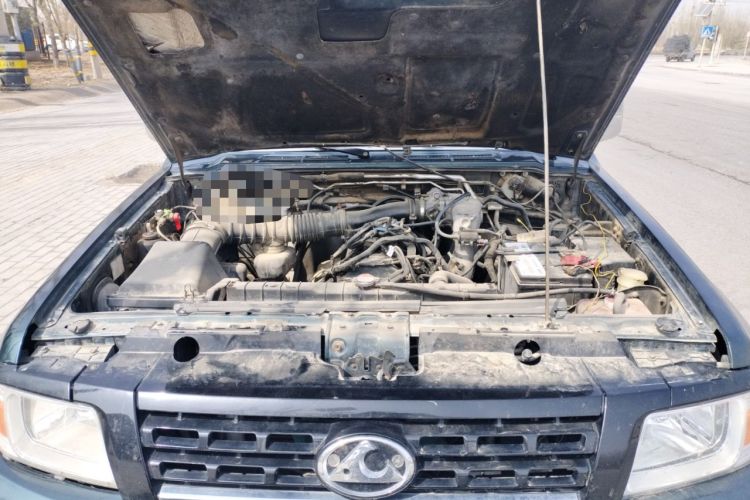 Used Leopaard Q6 2014 2.4L Four-Wheel Drive Version Engine Bay