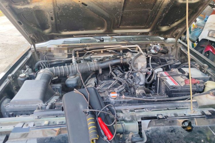 Used Leopaard Q6 2014 2.4L Two-Wheel Drive Version Engine Bay