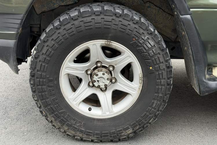 Used Leopaard Q6 2014 2.4L Four-Wheel Drive Version Exterior 4