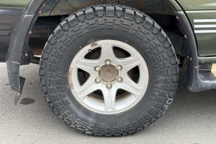 Used Leopaard Q6 2014 2.4L Four-Wheel Drive Version Exterior 5
