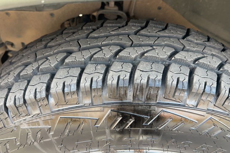 Used Leopaard Q6 2014 2.4L Two-Wheel Drive Version Exterior 9