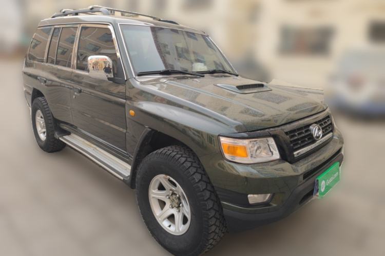 Used Leopaard Q6 2014 2.4L Two-Wheel Drive Version Front Right 45 Deg