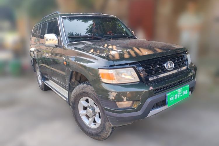 Used Leopaard Q6 2014 2.4L Two-Wheel Drive Version Front Right 45 Deg