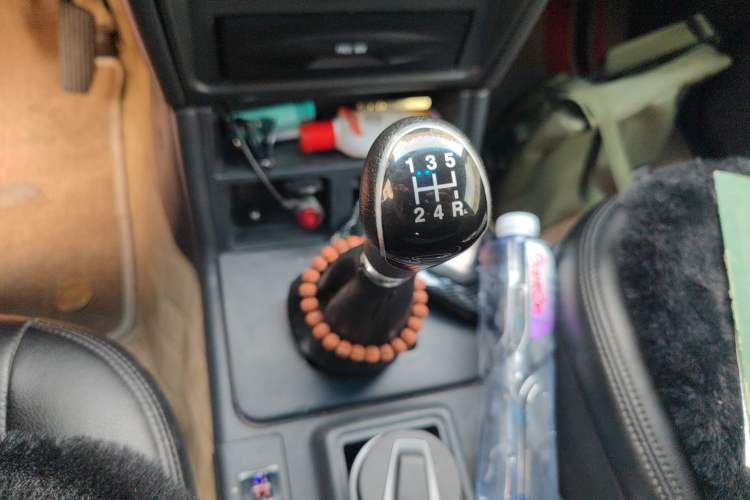 Used Leopaard Q6 2014 2.4L Two-Wheel Drive Version Gear Lever