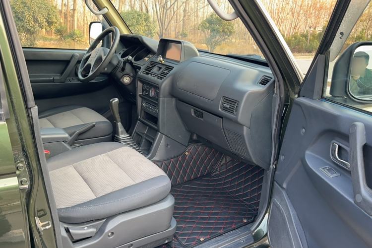 Used Leopaard Q6 2014 2.4L Two-Wheel Drive Version Interior 10