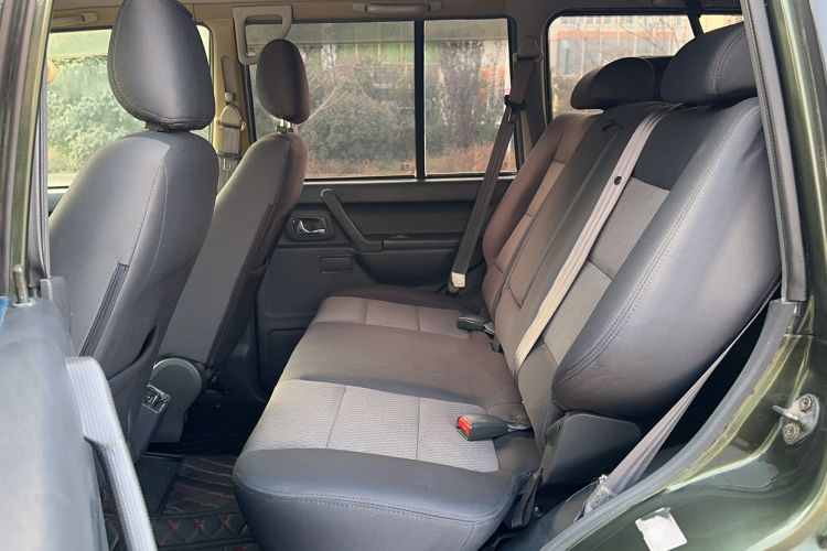 Used Leopaard Q6 2014 2.4L Two-Wheel Drive Version Interior 4