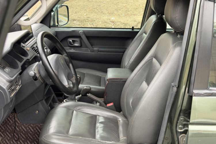 Used Leopaard Q6 2014 2.4L Four-Wheel Drive Version Left Front Seat