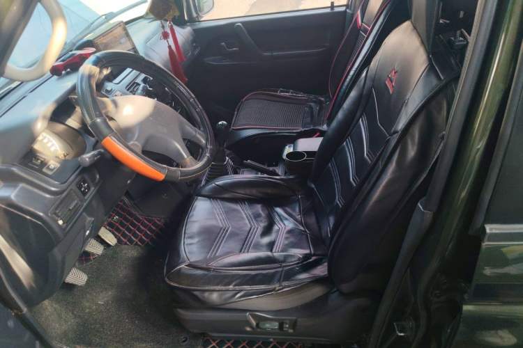 Used Leopaard Q6 2014 2.4L Two-Wheel Drive Version Left Front Seat