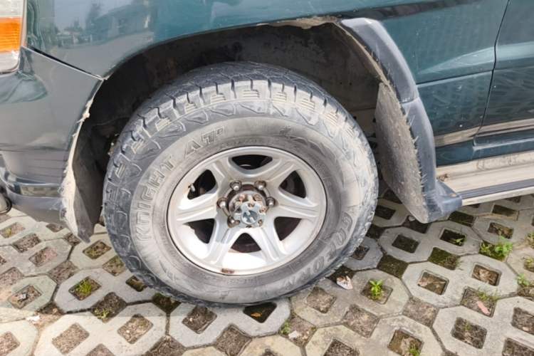 Used Leopaard Q6 2014 2.4L Four-Wheel Drive Version Left Front Wheel Hub
