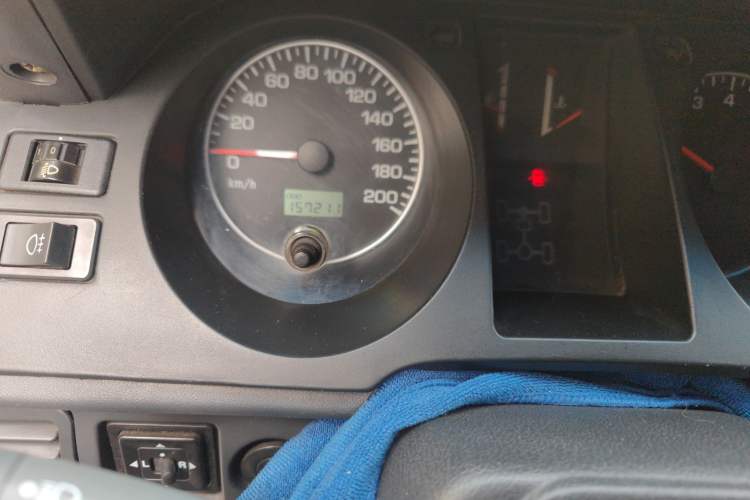 Used Leopaard Q6 2014 2.4L Two-Wheel Drive Version Odometer Close Up