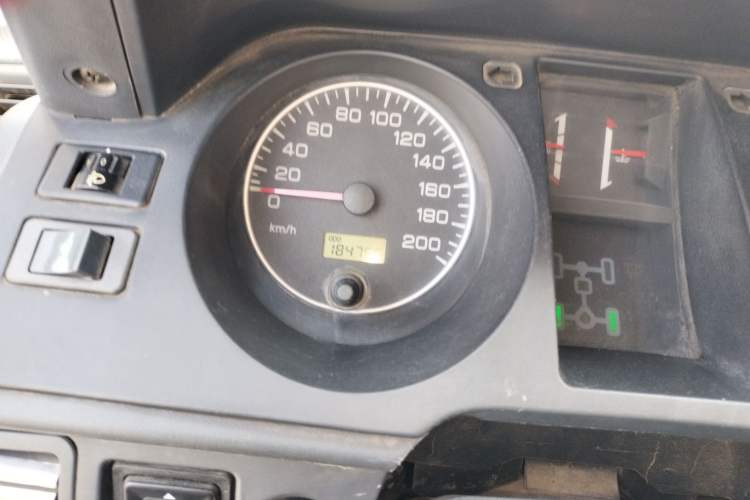 Used Leopaard Q6 2014 2.4L Four-Wheel Drive Version Odometer Close Up