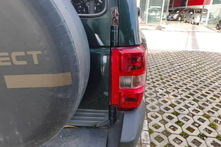 Used Leopaard Q6 2014 2.4L Four-Wheel Drive Version Right Rear Taillight