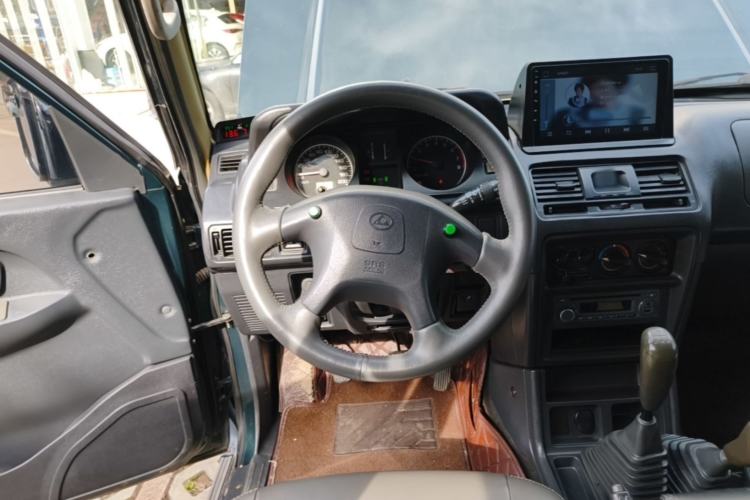Used Leopaard Q6 2014 2.4L Four-Wheel Drive Version Steering Wheel