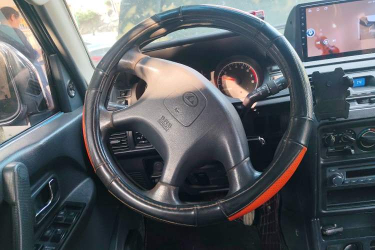 Used Leopaard Q6 2014 2.4L Two-Wheel Drive Version Steering Wheel