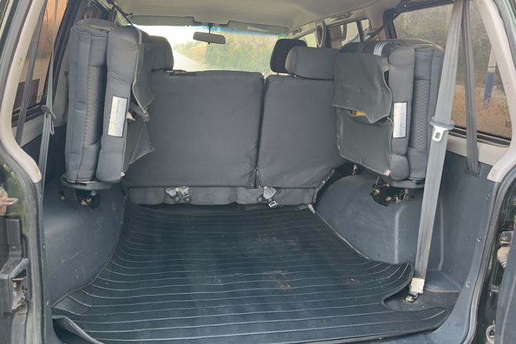 Used Leopaard Q6 2014 2.4L Two-Wheel Drive Version Trunk