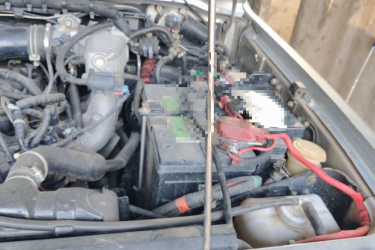 Used Leopaard Q6 2014 2.4L Four-Wheel Drive Version Engine Bay Left