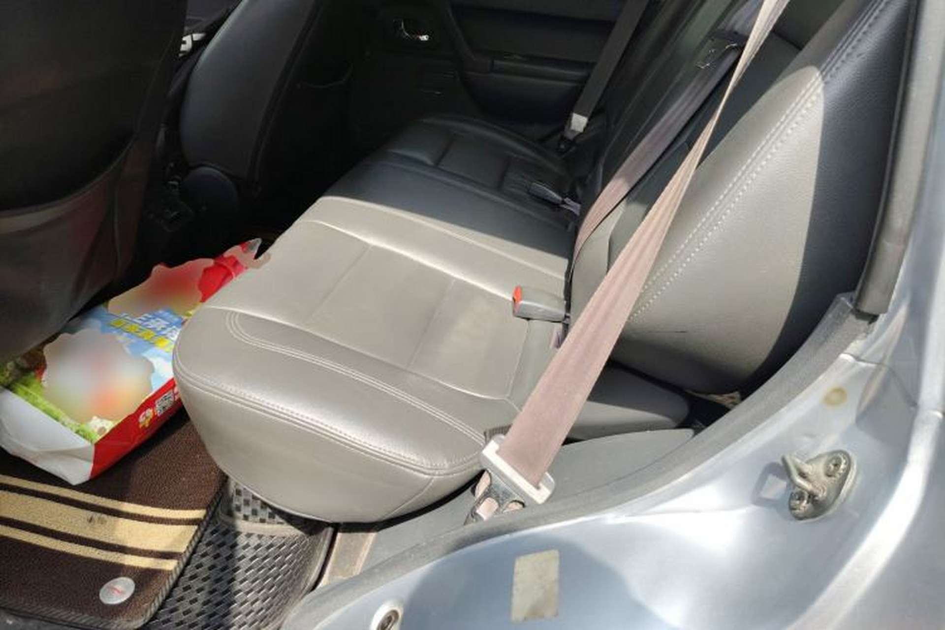 Used Leopaard Q6 2014 2.4L Four-Wheel Drive Version Left Rear Seat