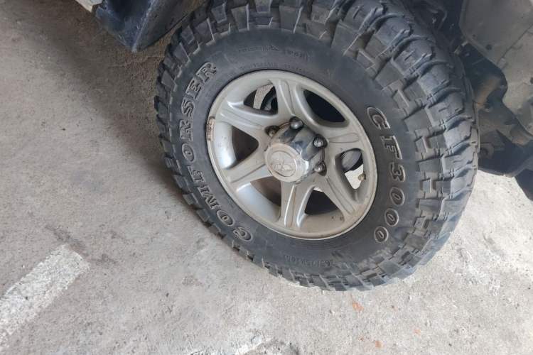 Used Leopaard Q6 2014 2.4L Four-Wheel Drive Version Right Front Wheel Hub