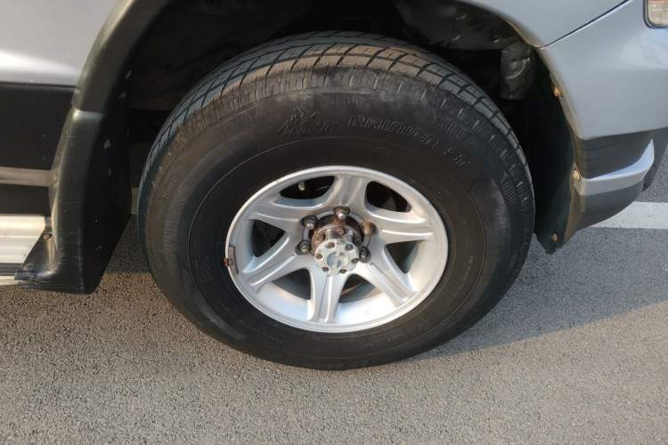 Used Leopaard Q6 2014 2.4L Four-Wheel Drive Version Right Front Wheel Hub