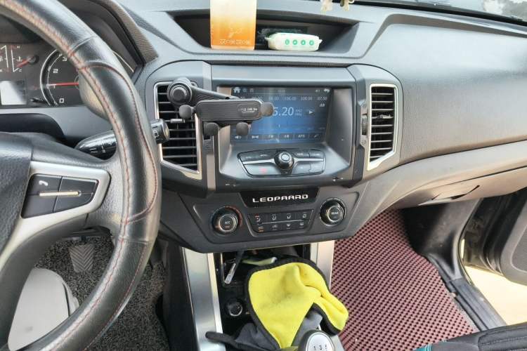 Used Leopaard Q6 2015 2.4L Manual 4x4 Excellence Edition Audio And AC Panel