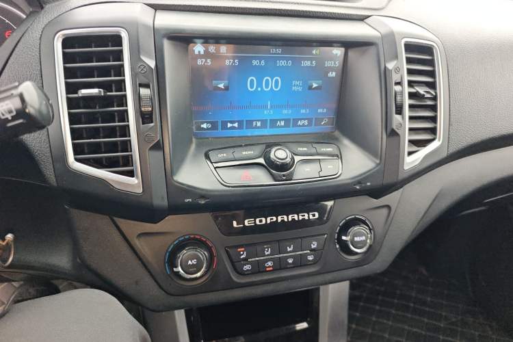 Used Leopaard Q6 2015 2.4L Manual 4x4 Excellence Edition Audio And AC Panel