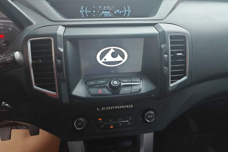 Used Leopaard Q6 2015 2.4L Manual 4x4 Excellence Edition Audio And AC Panel