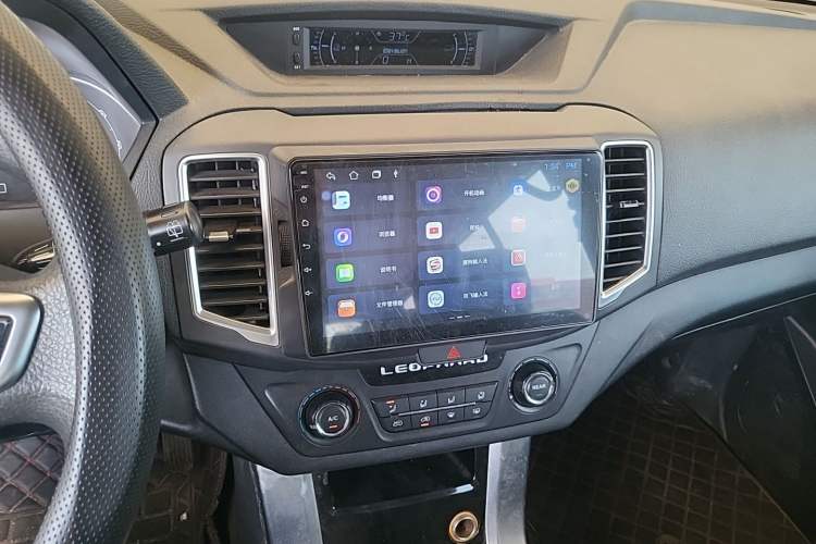 Used Leopaard Q6 2015 2.4L Manual Two-Wheel-Drive Elite Model Audio And AC Panel