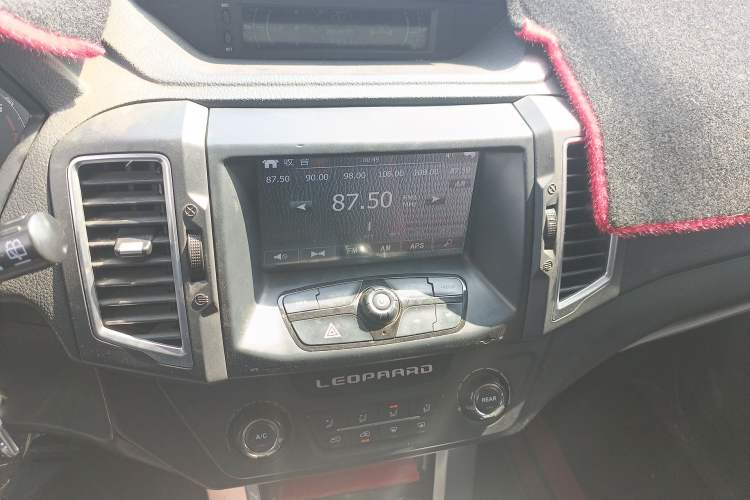 Used Leopaard Q6 2015 2.4L Manual 4x4 Excellence Edition Audio And AC Panel