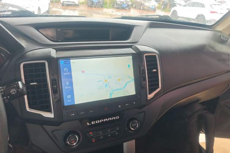 Used Leopaard Q6 2015 2.4L Manual Two-Wheel-Drive Elite Model Audio And AC Panel