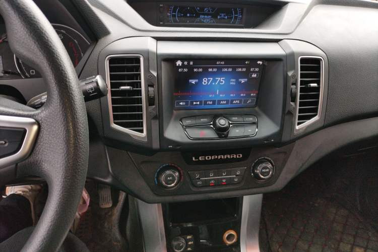 Used Leopaard Q6 2015 2.4L Manual 4x4 Excellence Edition Audio And AC Panel