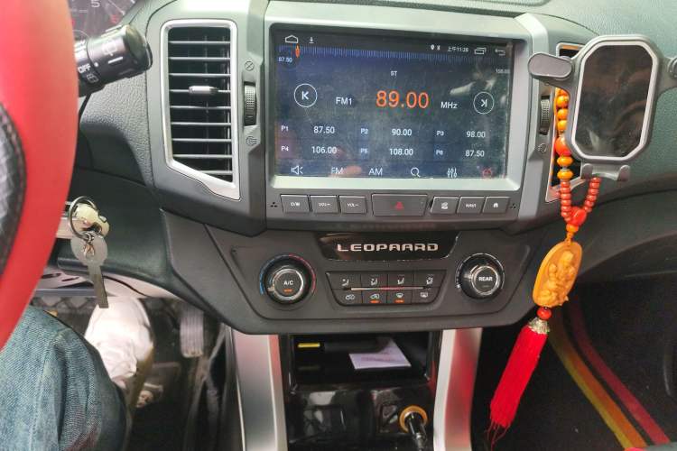 Used Leopaard Q6 2015 2.4L Manual Two-Wheel-Drive Elite Model Audio And AC Panel