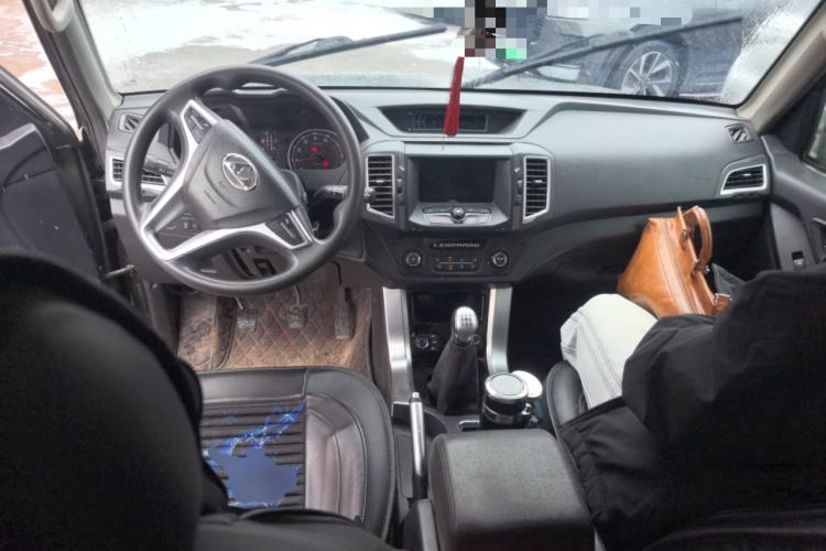 Used Leopaard Q6 2015 2.4L Manual 4x4 Excellence Edition Center Console