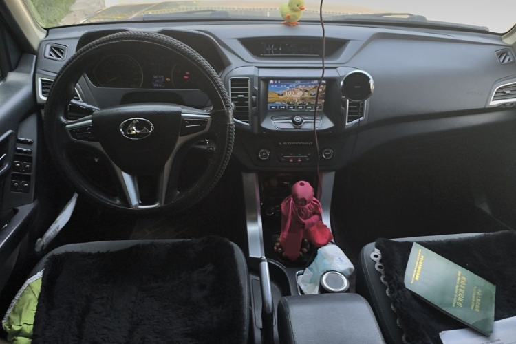 Used Leopaard Q6 2015 2.4L Manual 4x4 Excellence Edition Center Console