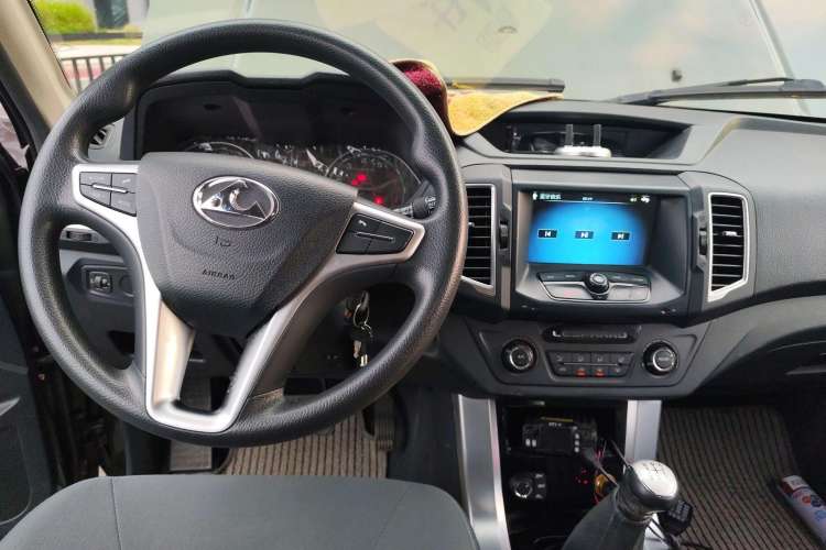 Used Leopaard Q6 2015 2.4L Manual 4x4 Excellence Edition Center Console
