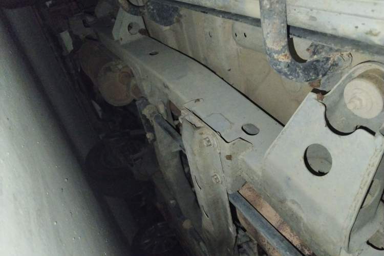 Used Leopaard Q6 2015 2.4L Manual Two-Wheel-Drive Elite Model Chassis Front Right